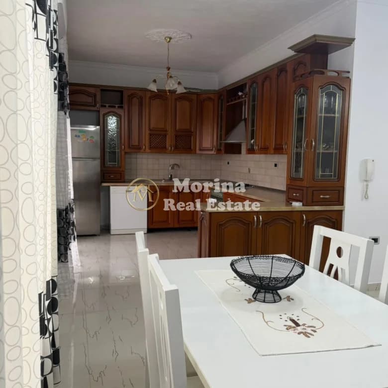 Qera | Shtëpi private 2 + 1 | Sauk | 500 €/muaj 3