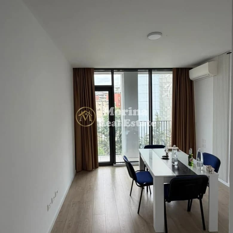 Qera | Ambjent Biznesi+ Post Parkimi | Lake View Residence | 1000 €/muaj