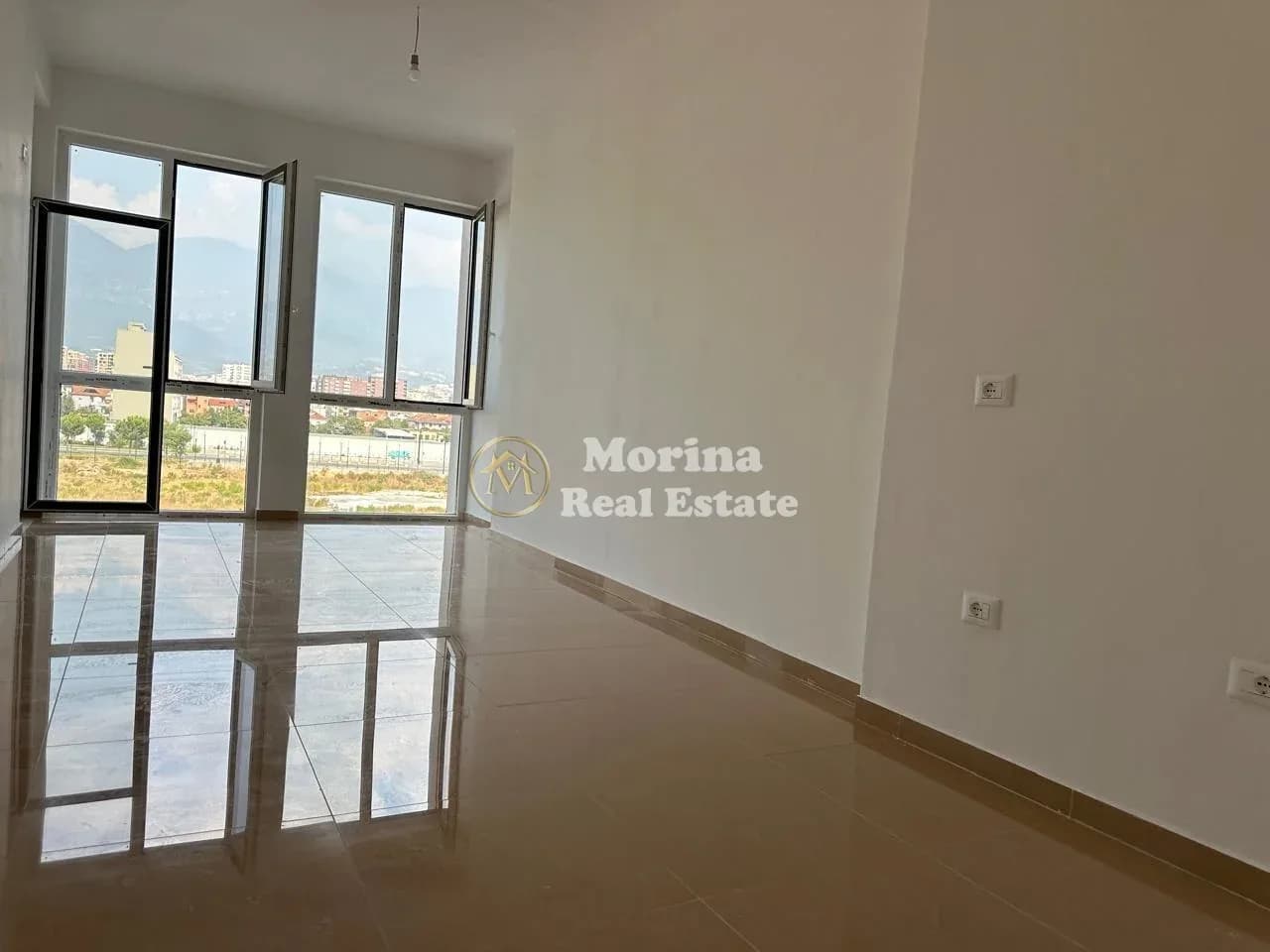 Qera | Ambjent Biznesi | Bulevardi i Ri | 600 €/muaj 3