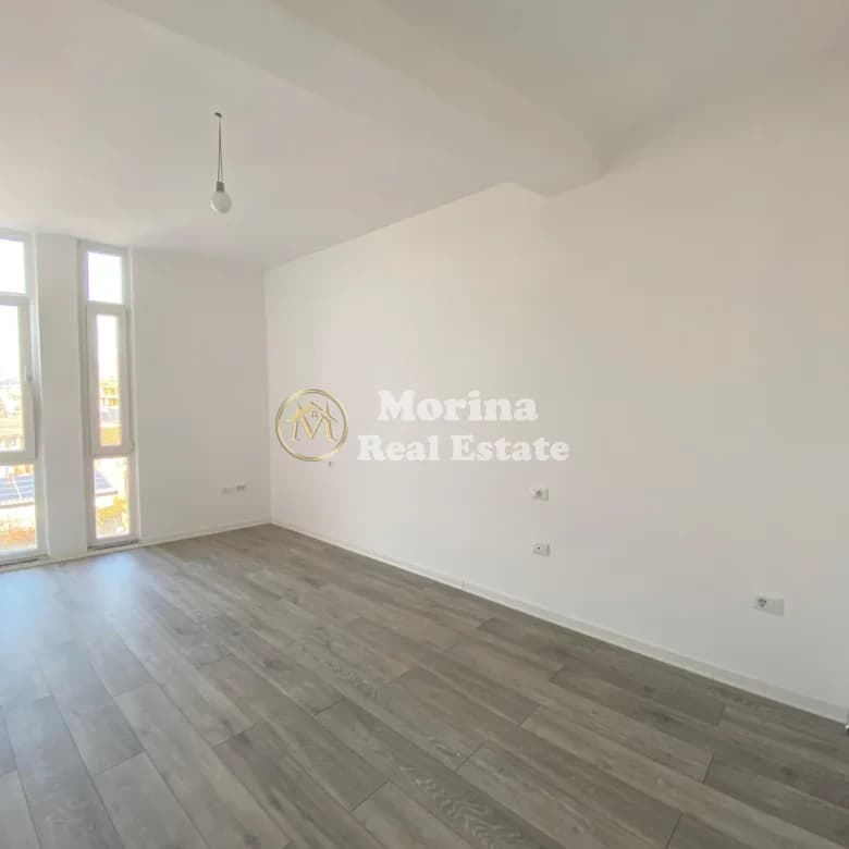 Qera | Ambjent Biznesi | Komuna Parisit | 700 €/muaj 4