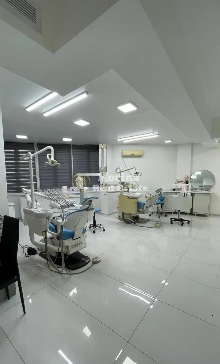 Shitje | Klinike Dentare | Zogu i Zi | 240000 € 2