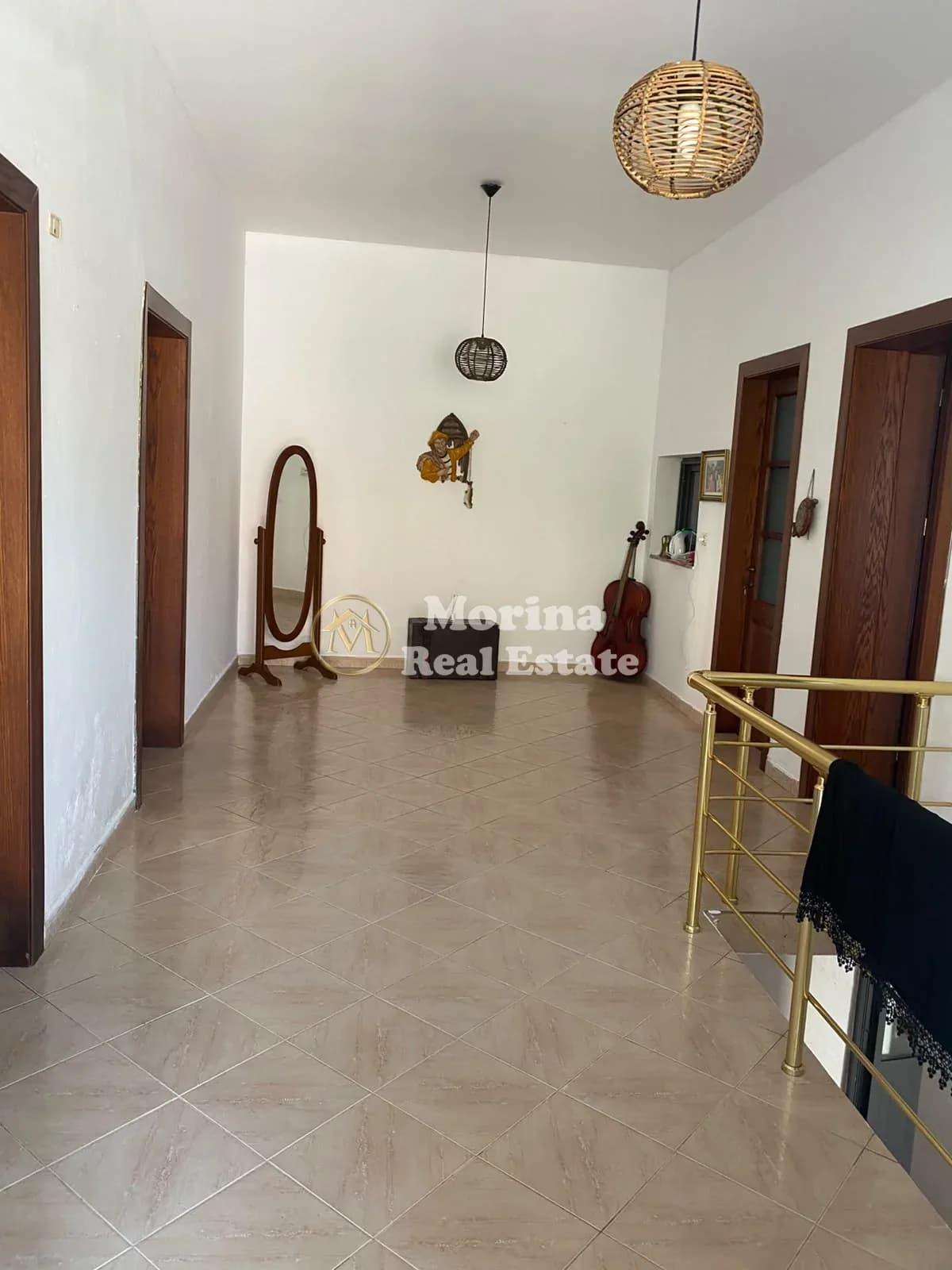 Qera | Shtëpi private 2 + 1 | Rruga Siri Kodra | 700 €/muaj 4