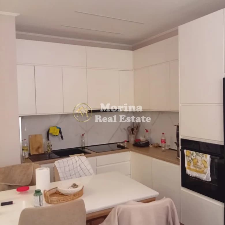 Shitje | Apartament 2 + 1 + 2 | Rruga 5 Maji | 190000 € 3