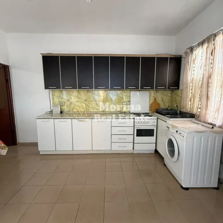 Qera | Shtëpi private 2 + 1 | Rruga 5 Maji | 350 €/muaj 3