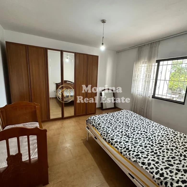 Qera | Shtëpi private 2 + 1 | Rruga Niko Avrami | 300 €/muaj 2