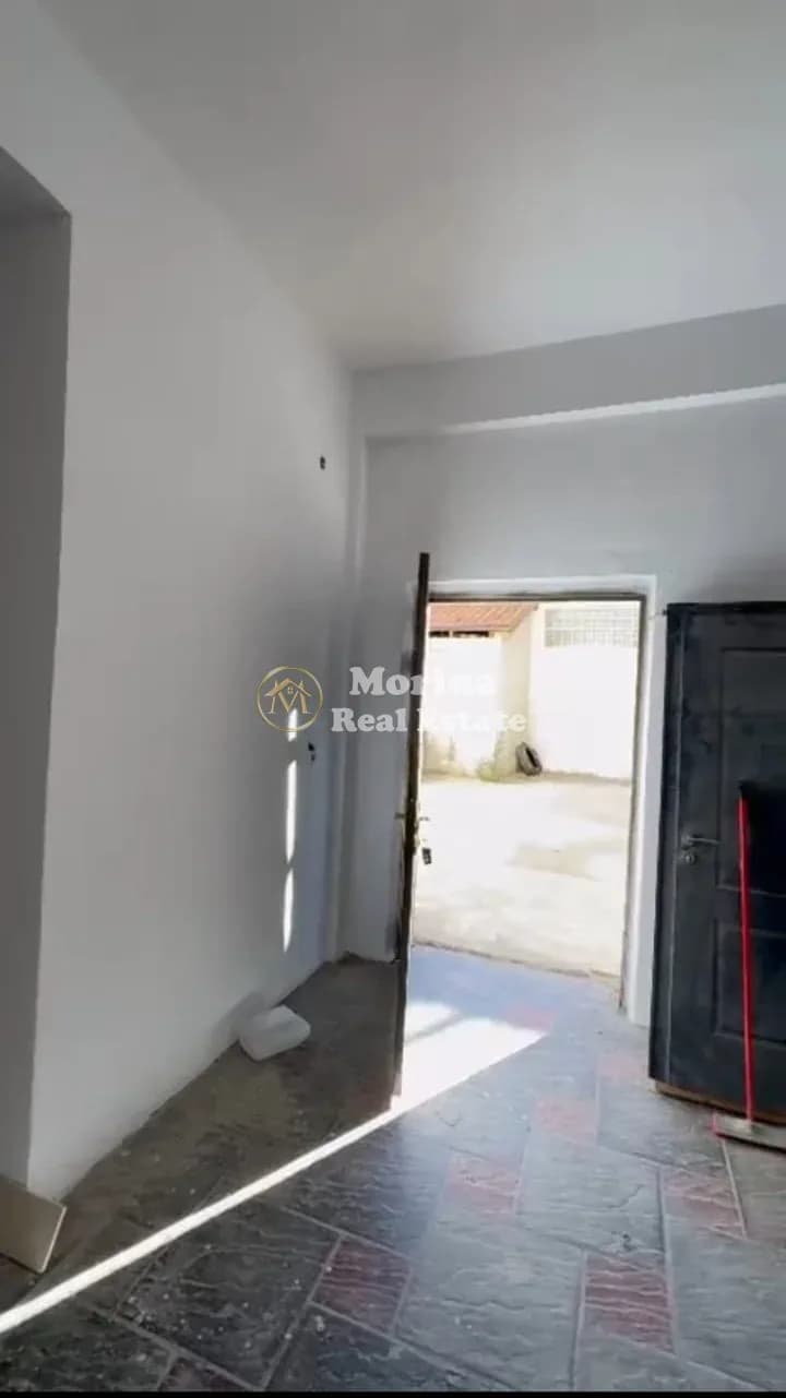 Shitje | Magazinë | Xhamlliku | 60000 €