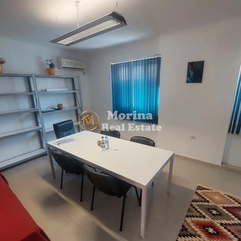 Qera | Ambjent Biznesi | Skanderbeg Square | 350 €/muaj 2
