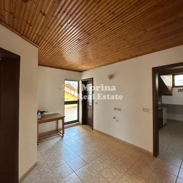 Qera | Ambjent Biznesi | Pazari I Ri | 800 €/muaj 3