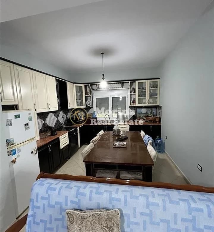 Qera | Vilë 3 + 1 + 2 | Vorë | 450 €/muaj 3