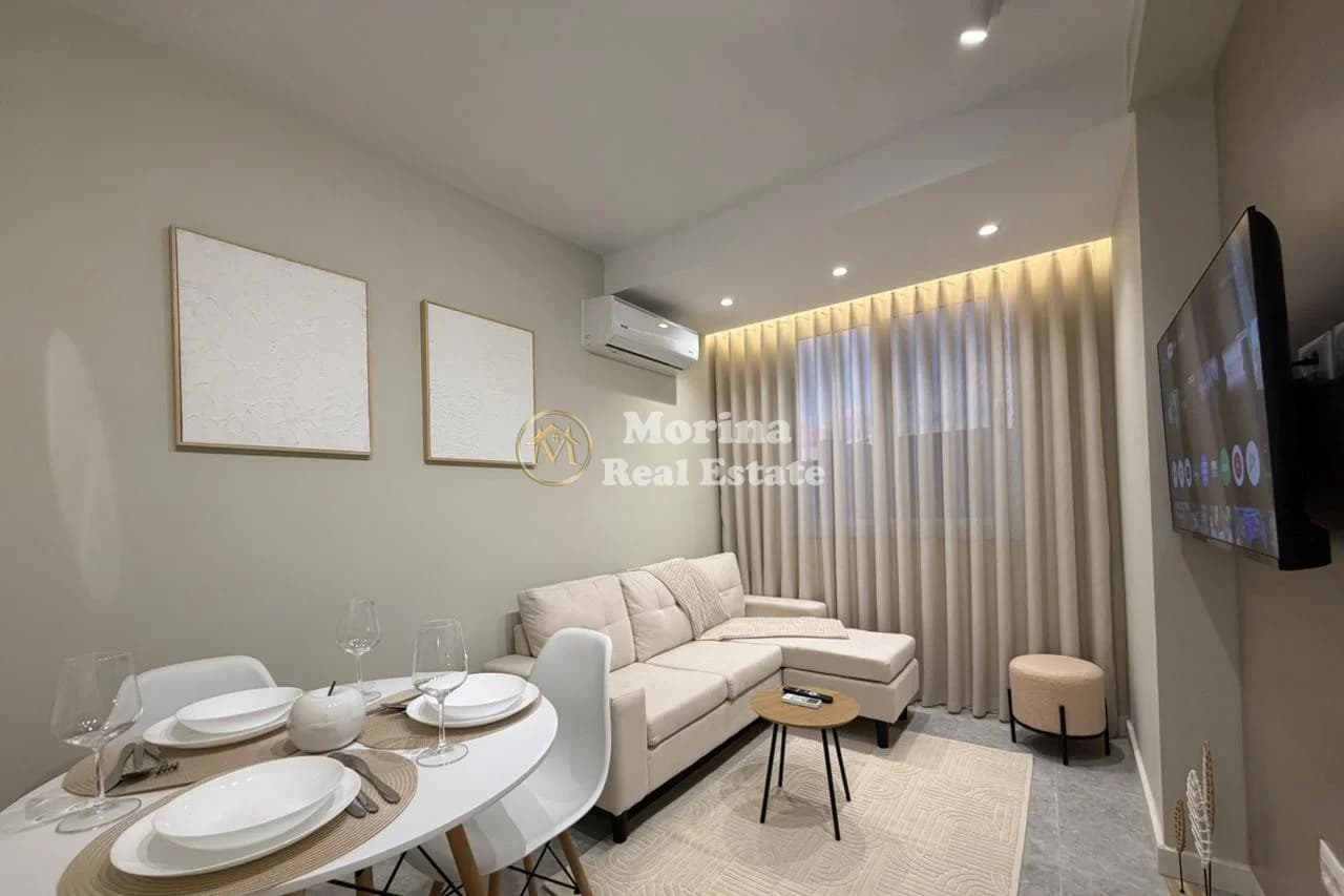 Shitje | 2 Apartamente 1 + 1 | 21 Dhjetori | 200000 €