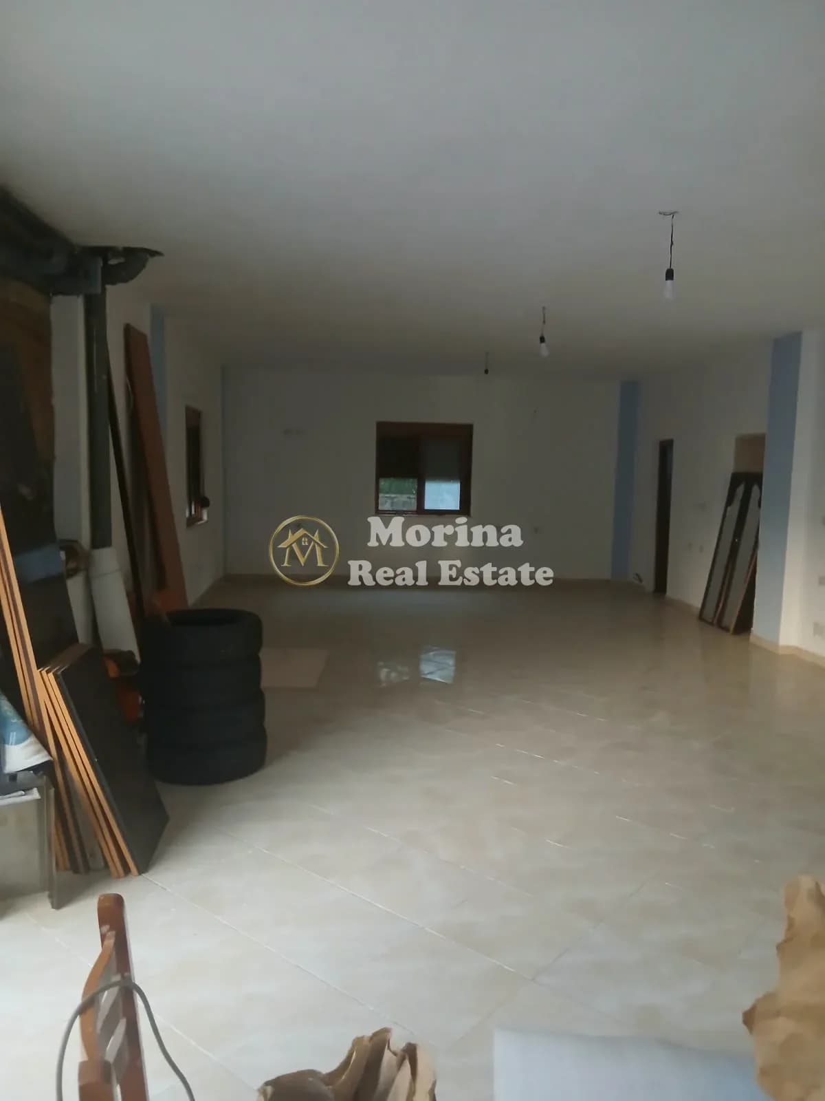 Qera | Magazinë | Porcelani | 350 €/muaj 1