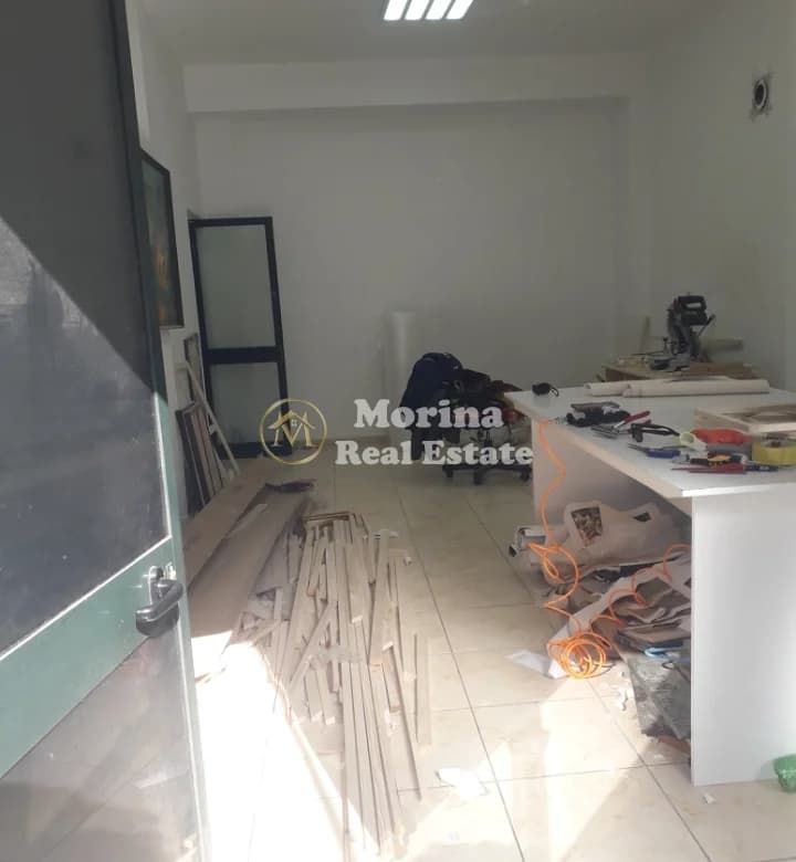 Qera | Ambjent Biznesi | Rruga Riza Cerova | 450 €/muaj 2