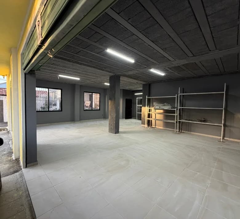 Qera | Ambjent Biznesi | Laprakë | 700 €/muaj 4