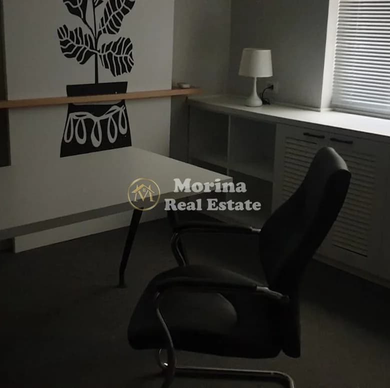 Qera | Apartament 1 + 1 i përshtatur për Zyrë | Bllok| 800 €/muaj 2