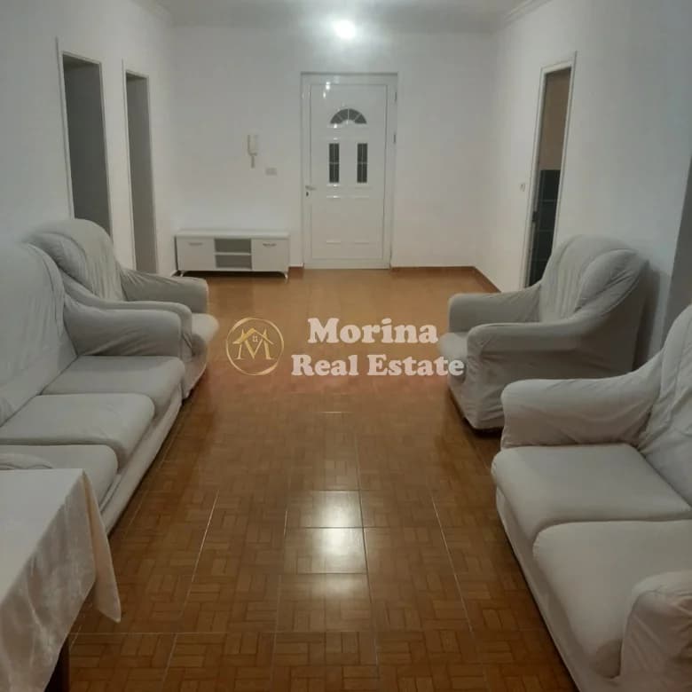 Qera | Shtëpi private 2 + 1 | Porcelani | 500 €/muaj 3