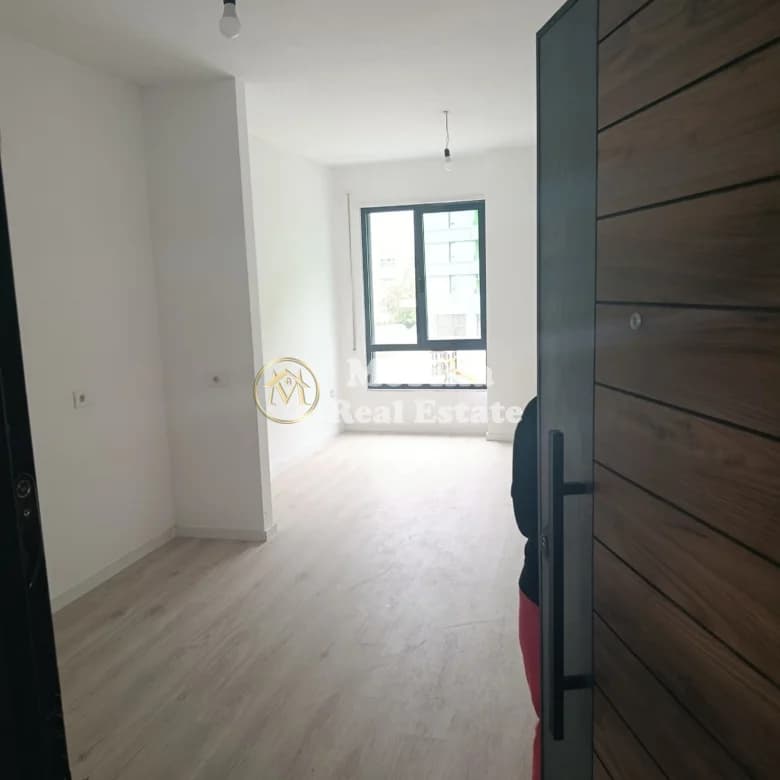 Qera | Apartament 1 + 1 | Rruga 5 Maji | 400 €/muaj 2