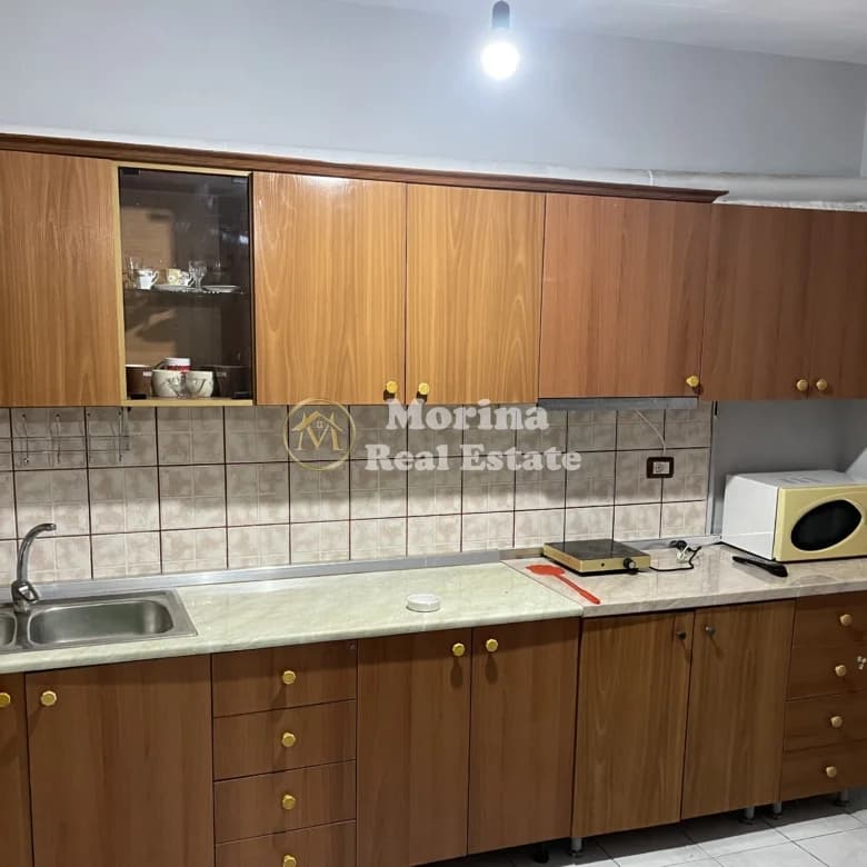Qera | Garsoniere | Frigoriferi | 270 €/muaj 3