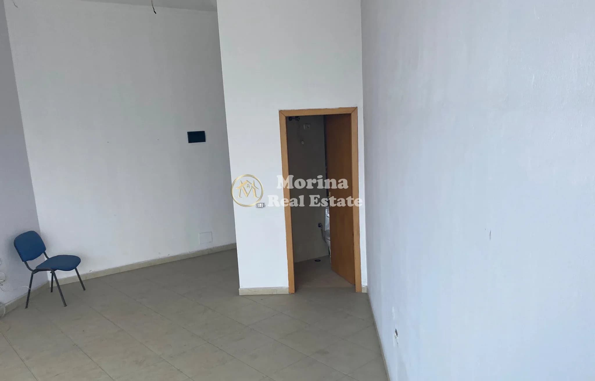 Qera | Ambjent Biznesi | Rruga Dritan Hoxha | 750 €/muaj 4