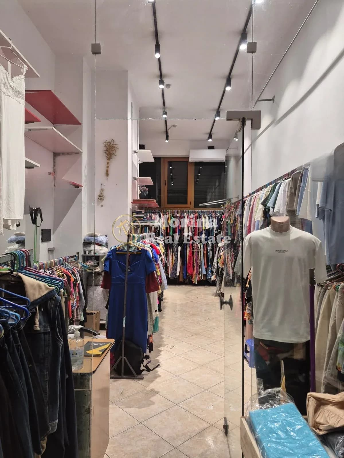 Qera | Ambjent Biznesi | 21 Dhjetori | 800 €/muaj