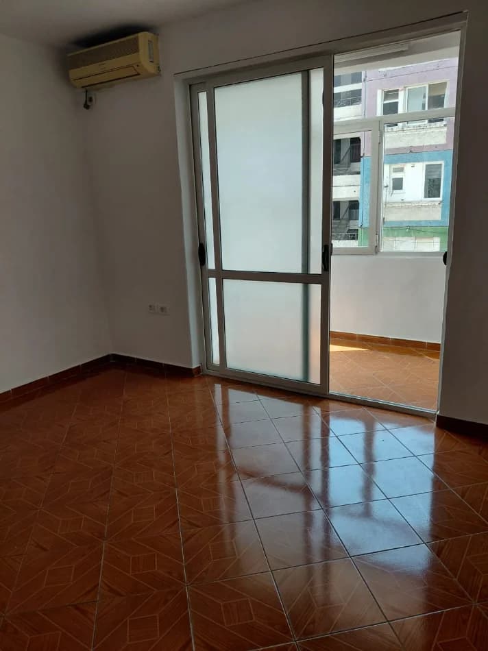 Qera | Apartament 2 + 1 | 21 Dhjetori | 500 €/muaj