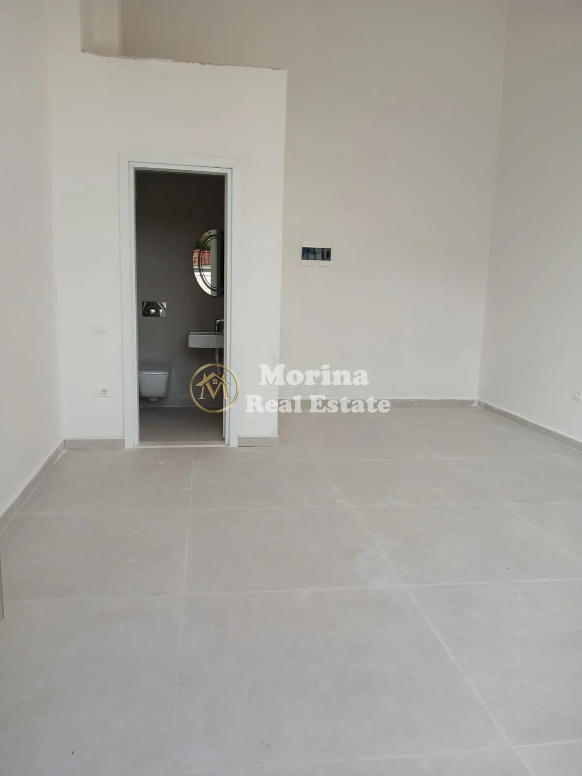 Qera | Ambjent Biznesi | Rruga Jordan Misja | 800 €/muaj 3