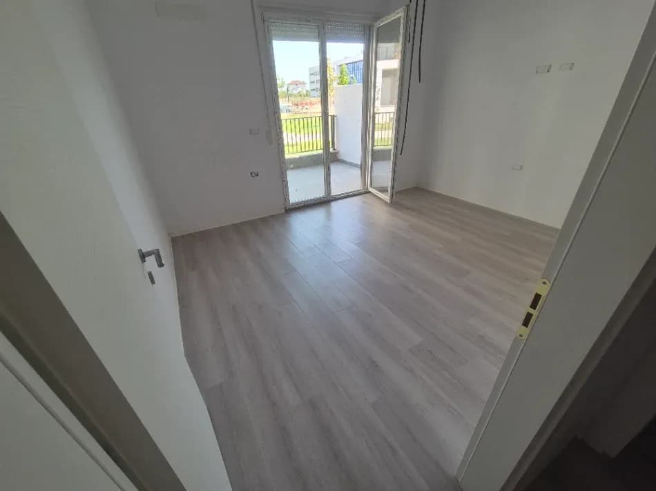 Qera | Ambjent Biznesi | Univers City| 800 €/muaj i diskutueshëm 3
