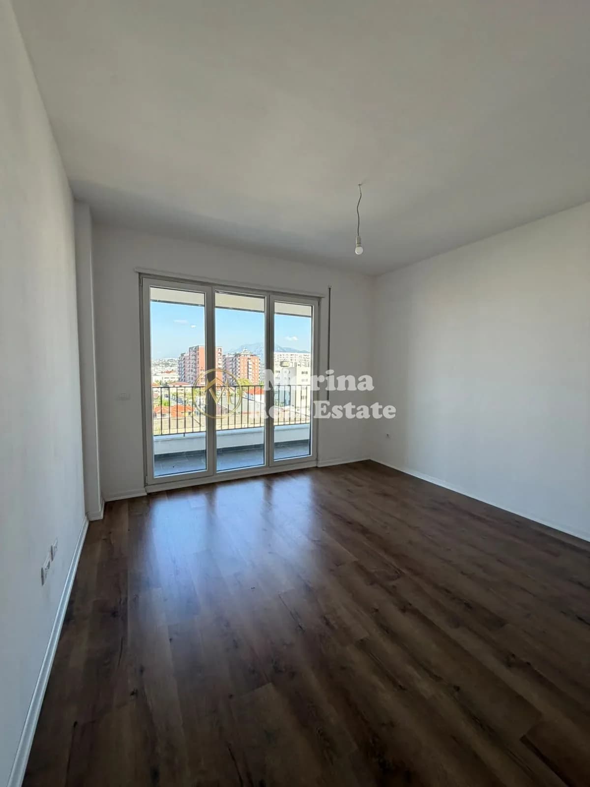 Qera | Ambjent Biznesi- I gjithe kati-Tarrace | Rruga 5 Maji | 2000 €/muaj