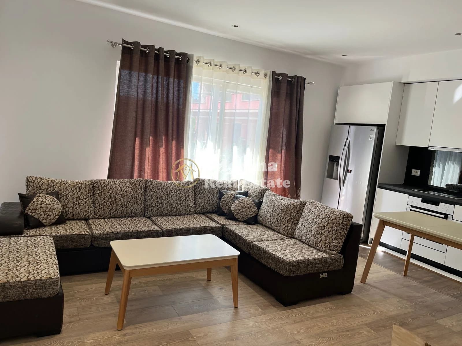 Qera | Shtëpi private 2 + 1 | Rruga 5 Maji | 550 €/muaj
