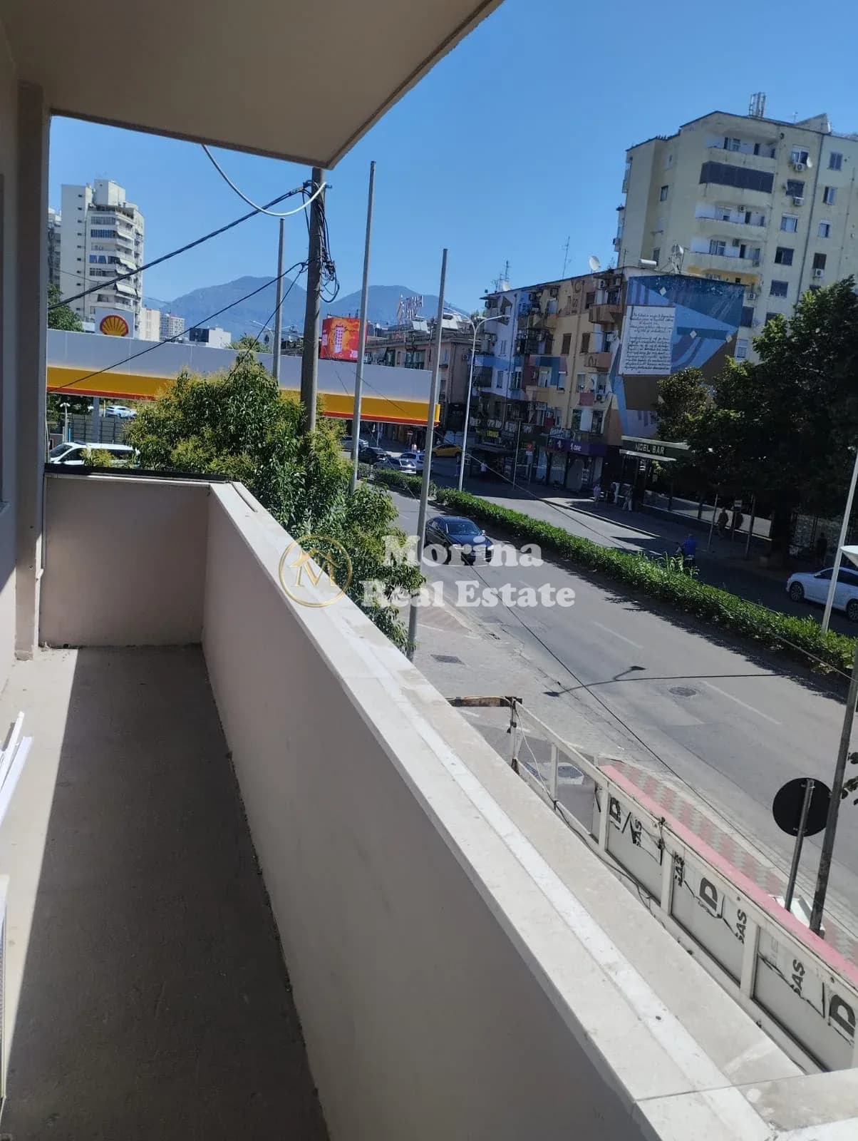 Qera | Ambjent Biznesi | Zogu i Zi | 600 €/muaj 4