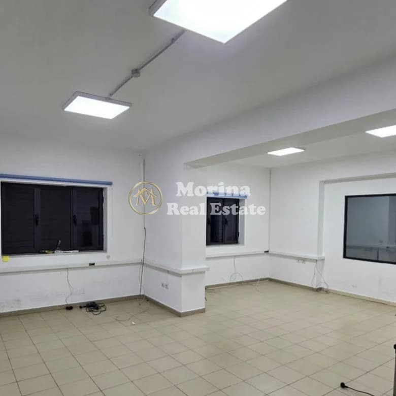 Qera | Ambjent Biznesi | Pazari i Ri | 750 €/muaj 2