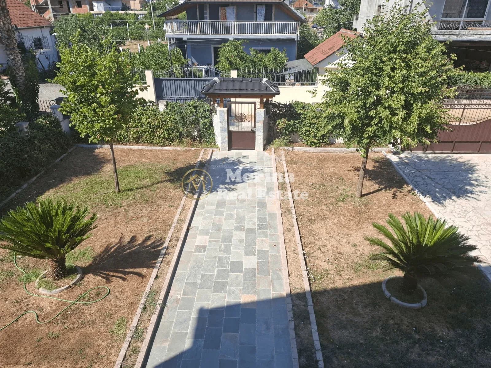 Qera | Vilë 6 + 1 | Fushë (Mëzez) | 900 €/muaj 2