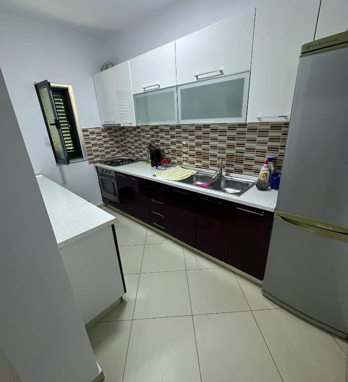 Qera | Vilë 3 + 1+2+Post Parkimi | Kafja e Rremës | 850 €/muaj 2