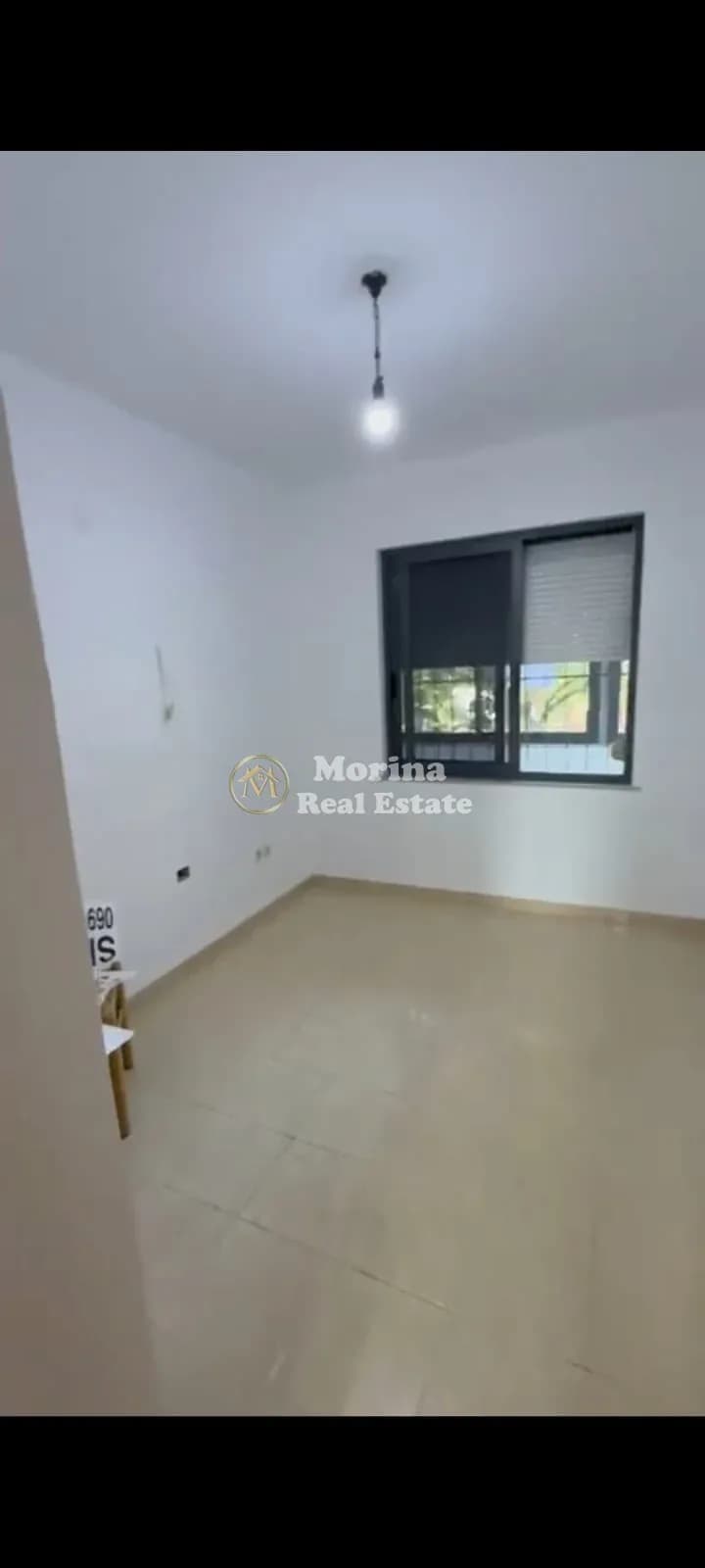 Qera | Ambjent Biznesi | Rruga Arkitekt Kasemi | 600 €/muaj 3