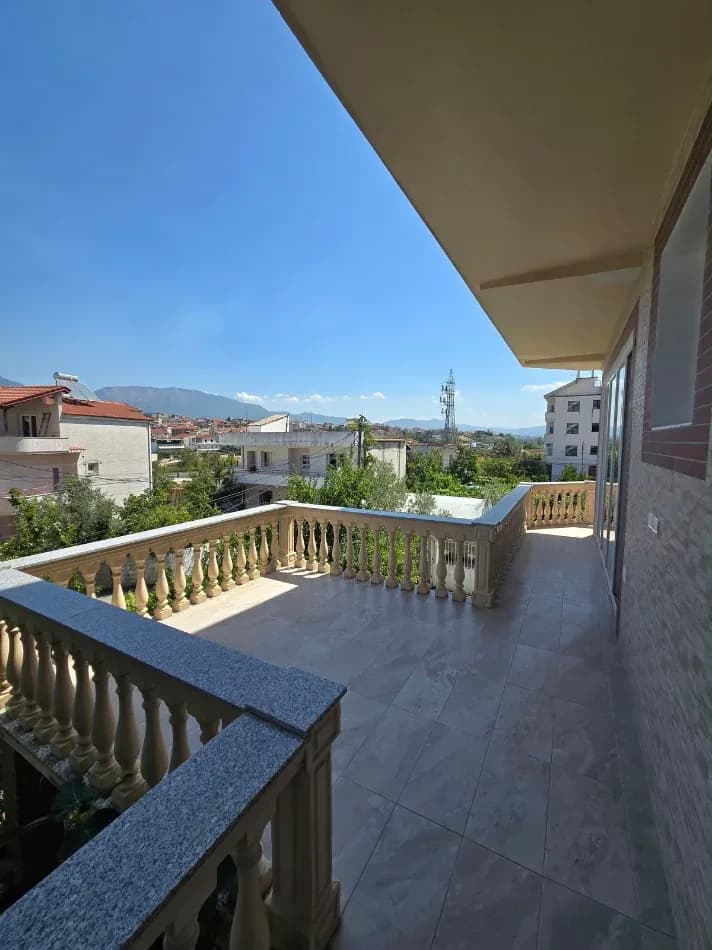 Qera | Vilë 3 + 1 | Rruga Xhebrahimet | 600 €/muaj 4