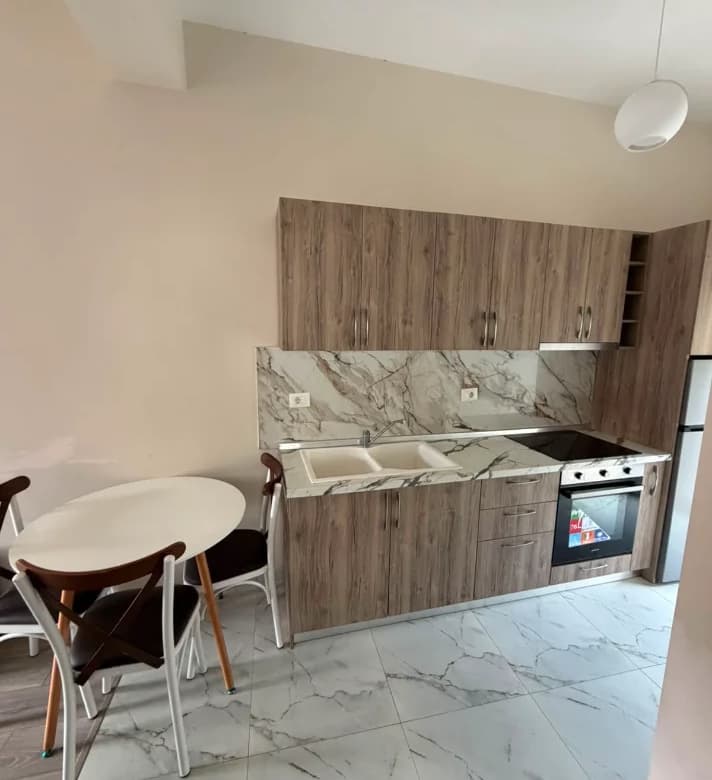 Qera | Apartament 1 + 1 | Rruga Aleks Çaçi | 350 €/muaj 2