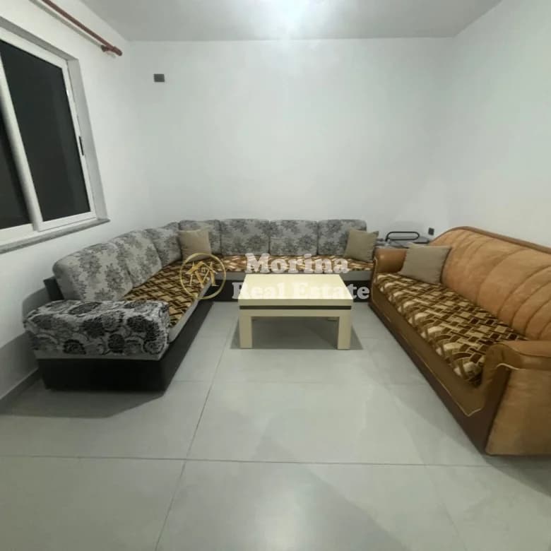 Qera | Shtëpi private 2 + 1 | Kinostudio | 370 €/muaj 2