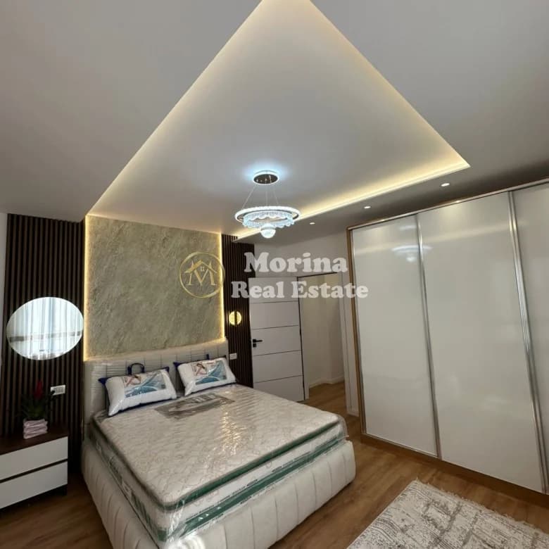 Shitje | Apartament 2 + 1 | Pallati me Shigjeta | 255000 € 4