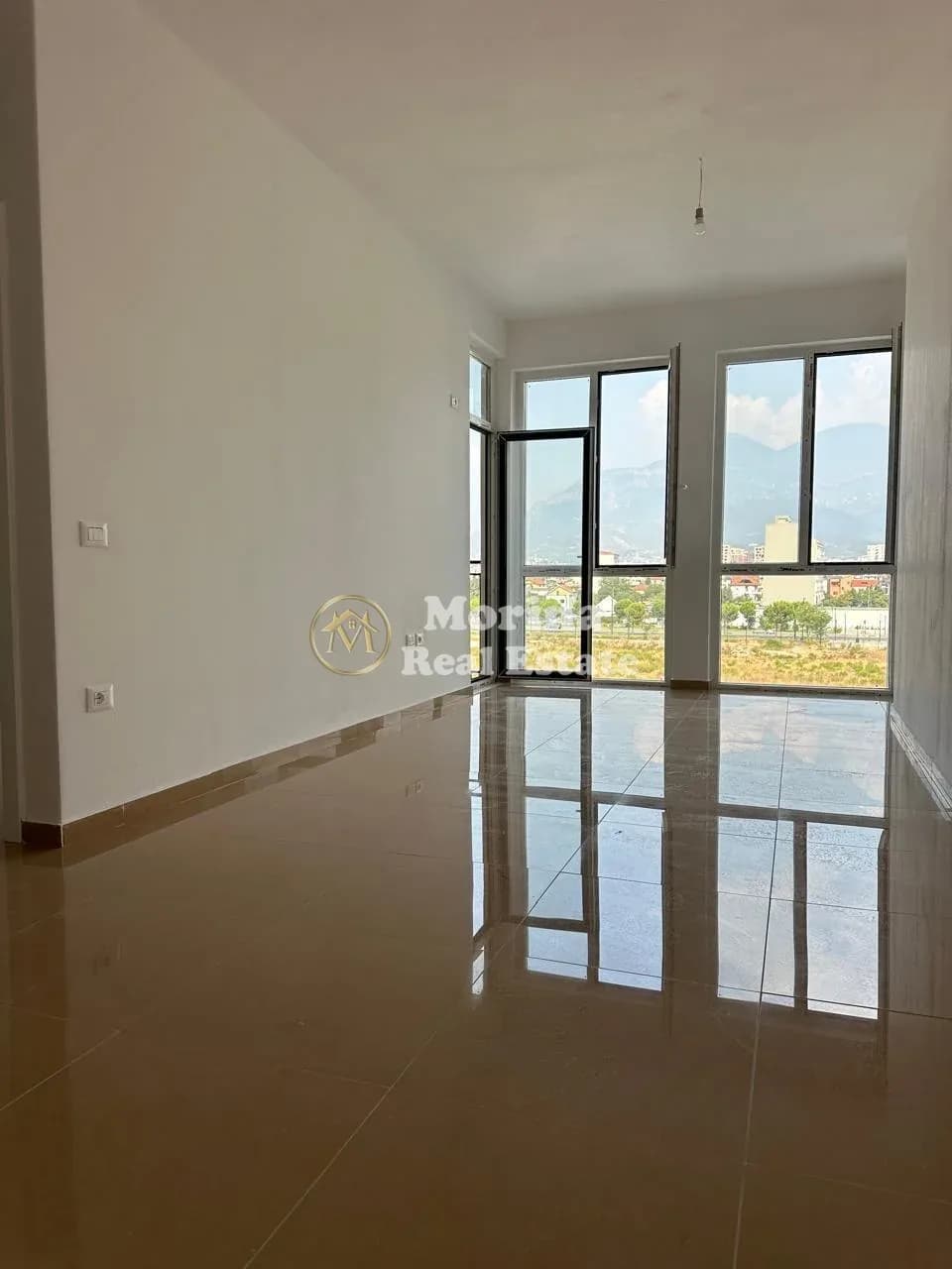 Qera | Ambjent Biznesi | Bulevardi i Ri | 600 €/muaj