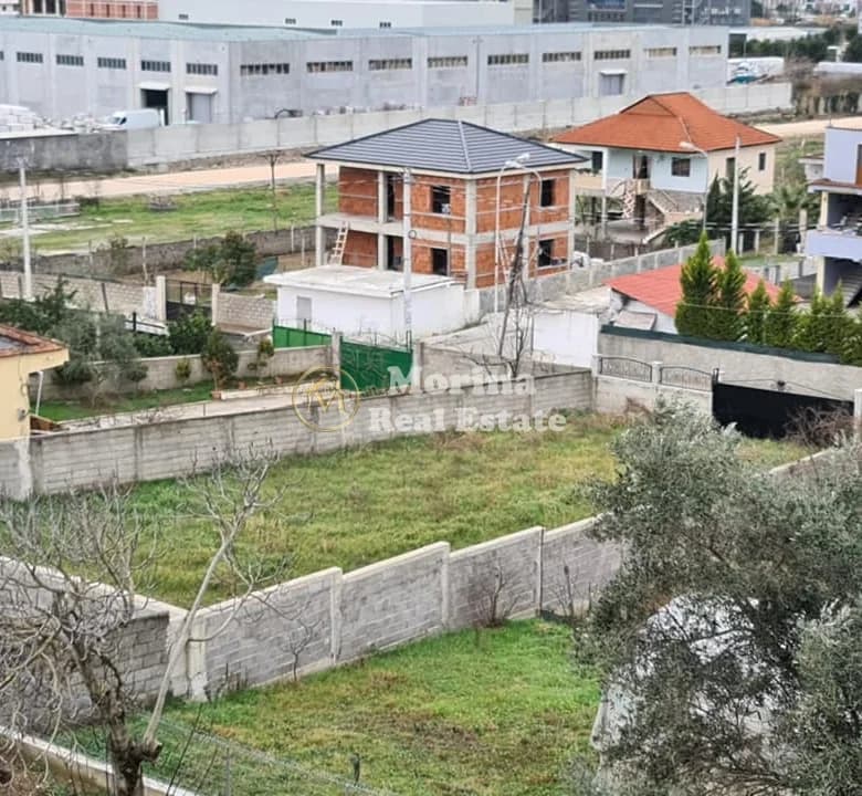 Shitje | Tokë / Truall | Domje | 150000 € 4
