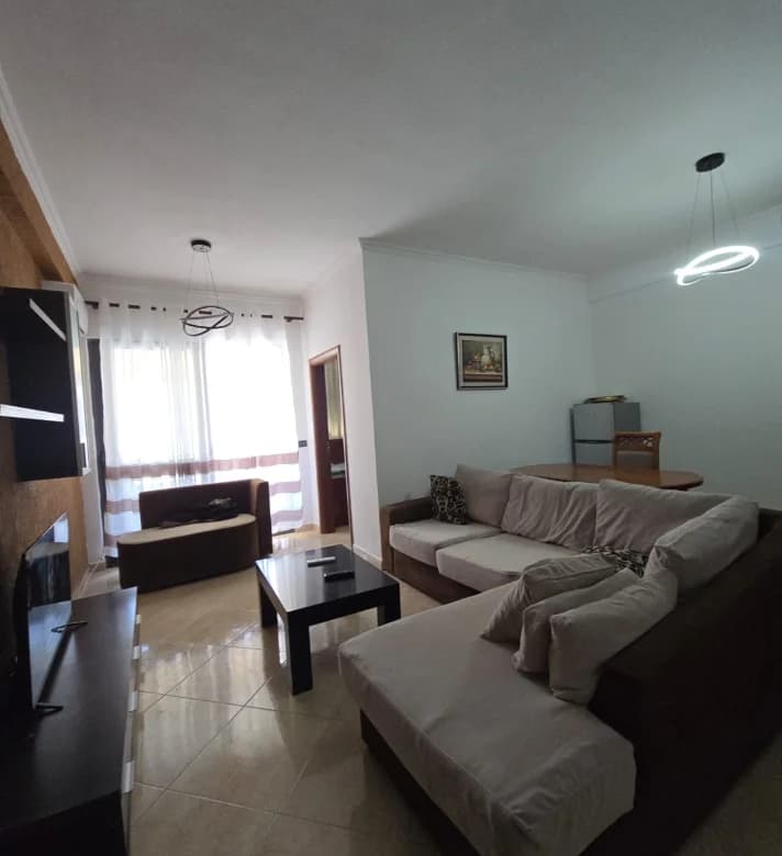 Qera | Apartament 2 + 1 | Zona Astir/Yzberisht | 450 €/muaj