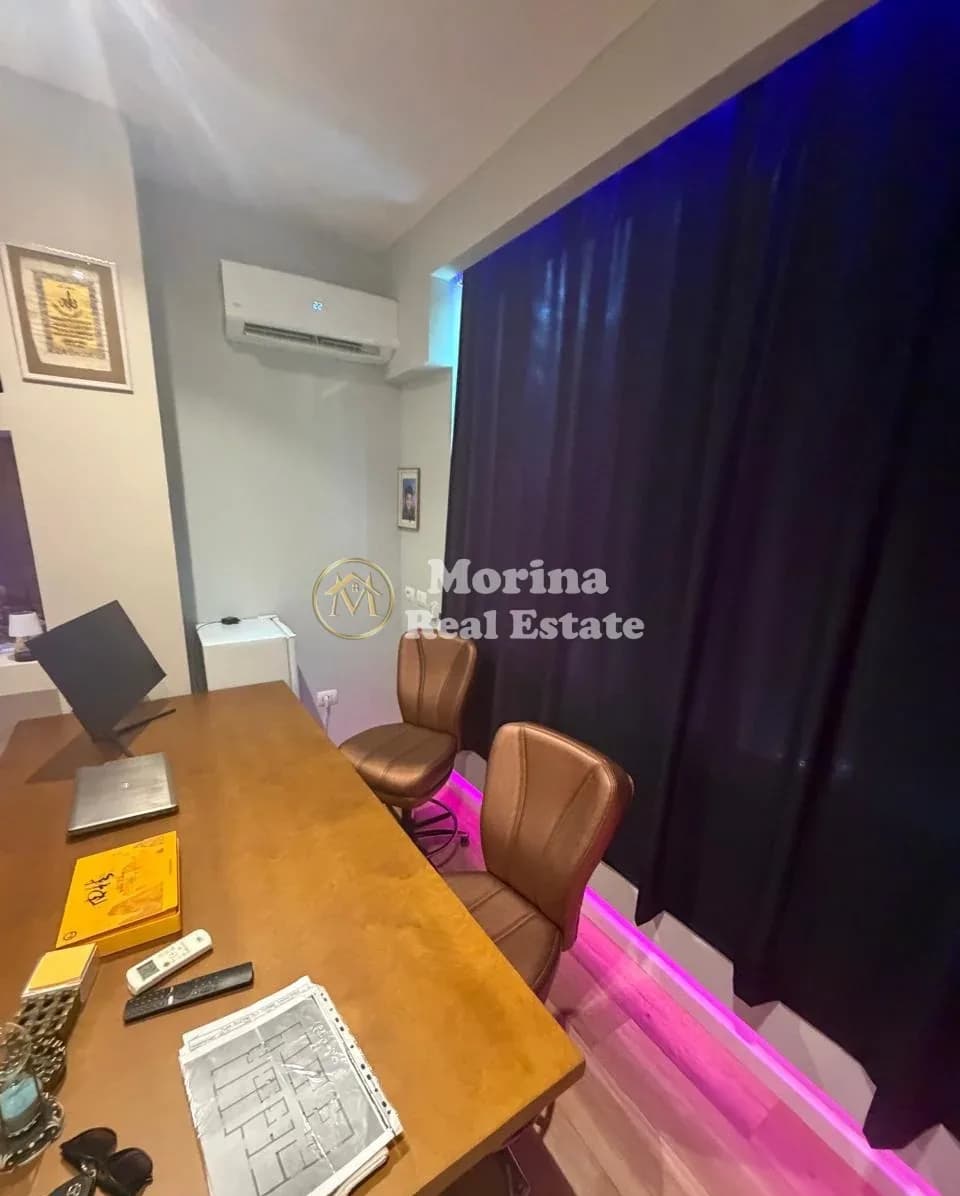Qera | Zyrë | 21 Dhjetori | 800 €/muaj 2