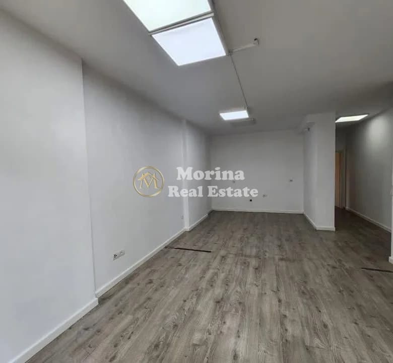 Qera | Ambjent Biznesi | Stadiumi Dinamo | 800 €/muaj 2