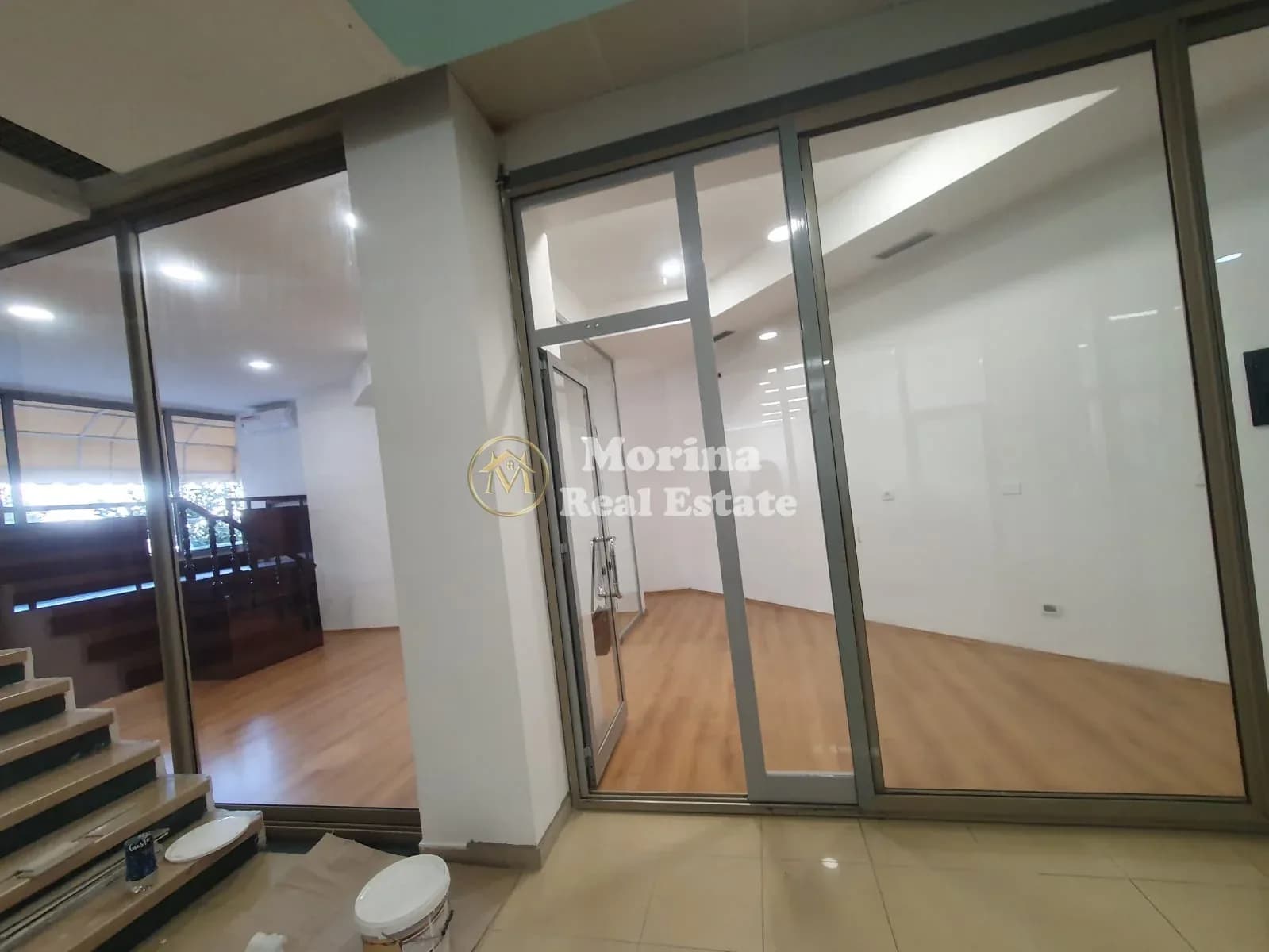 Qera | Ambjent Biznesi | Rruga Bardhok Biba | 900 €/muaj 4