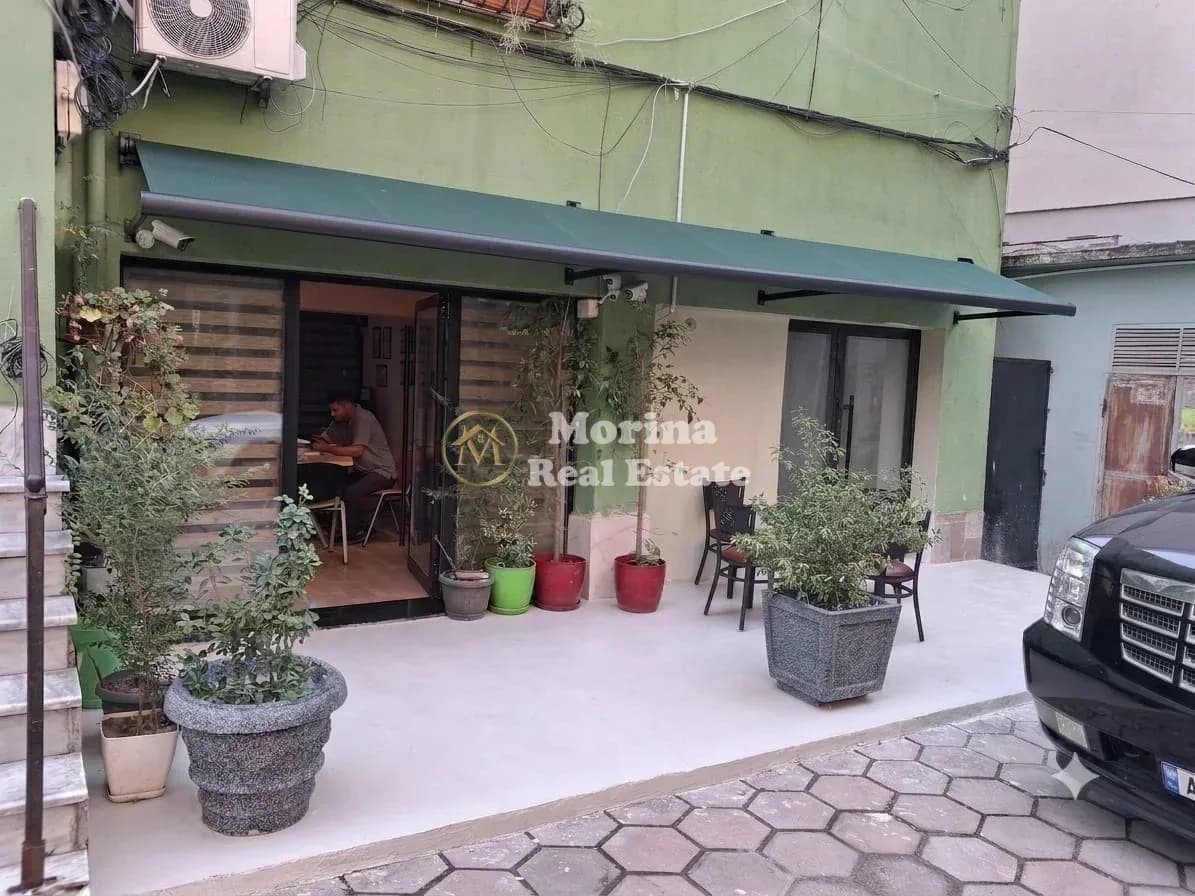 Shitje | Ambjent Biznesi | Rruga Muhamet Gjollesha | 105000 € 2
