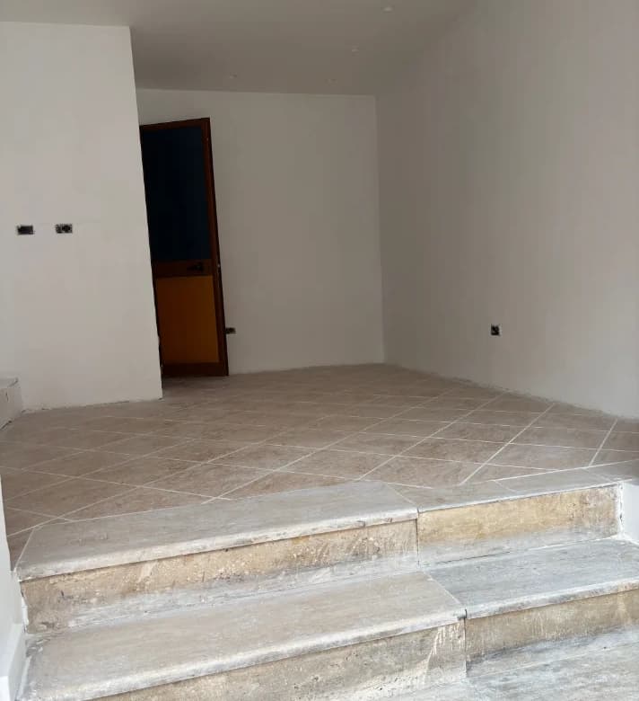 Qera | Ambjent Biznesi | Rruga e Elbasanit | 550 €/muaj 2
