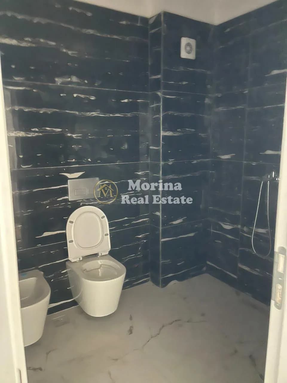 Qera | Ambjent Biznesi | Kamëz | 700 €/muaj i diskutueshëm 2