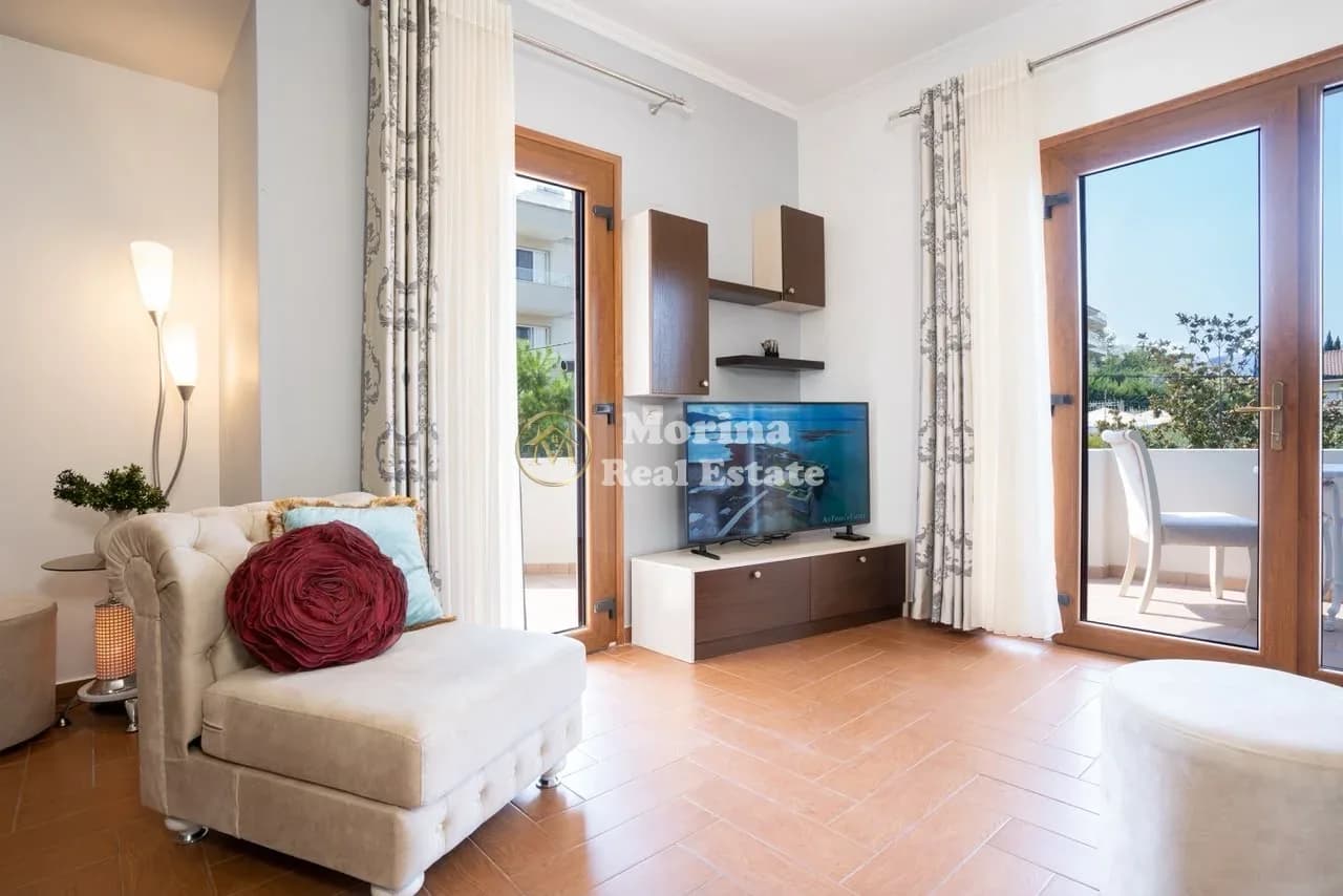 Qera | Vilë 2 + 1+2 | Liqeni Artificial | 1200 €/muaj 3