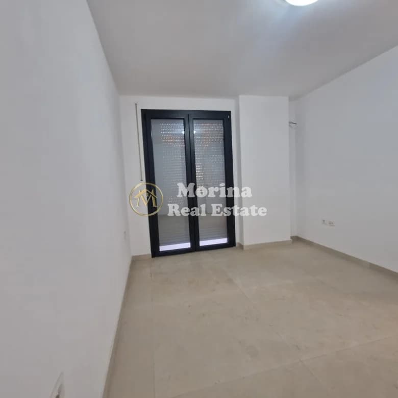 Qera | Ambjent Biznesi | Kongresi i Manastirit | 500 €/muaj 3