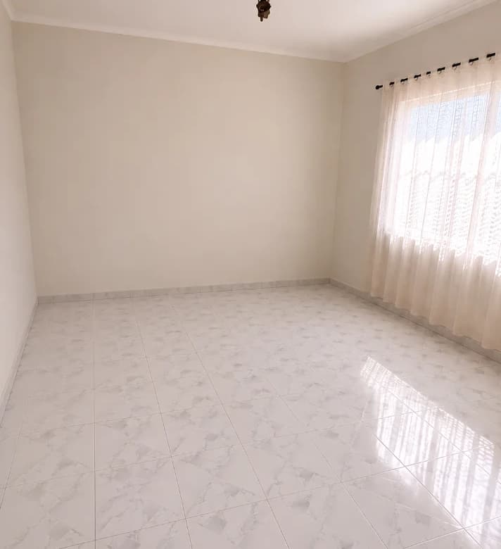Shitje | Vilë 3 + 1 | 500 m larg QSUT | 200000 €