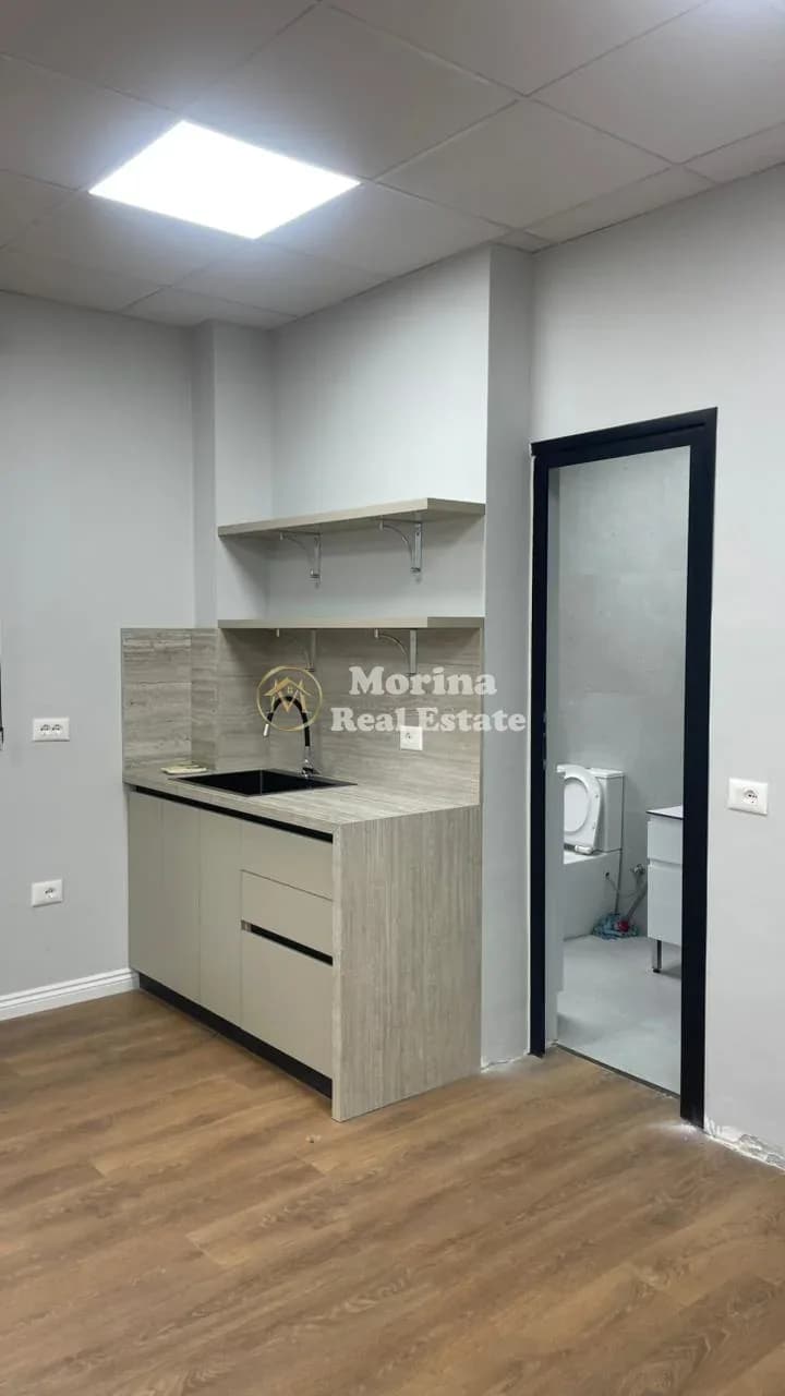 Qera | Ambjent Biznesi | Toptani Shopping Center | 850 €/muaj 3